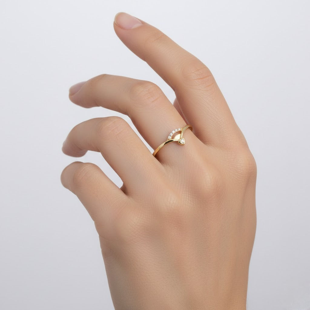 Delicate Heart Curve Minimal Sparkle Diamond Gold Ring