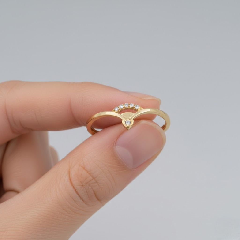 Delicate Heart Curve Minimal Sparkle Diamond Gold Ring