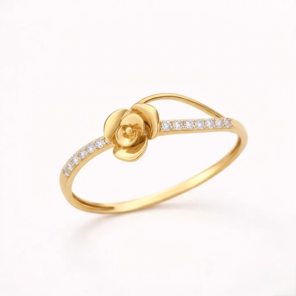 Elegant Floral Sparkle Design Diamond Gold Ring