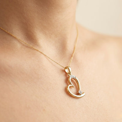 Elegant Heart Motif Diamond Gold Pendant