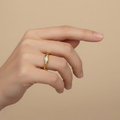 Golden Ripple Spark Ring