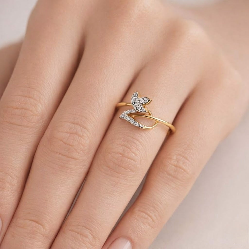 Delicate leaf motif diamond gold ring