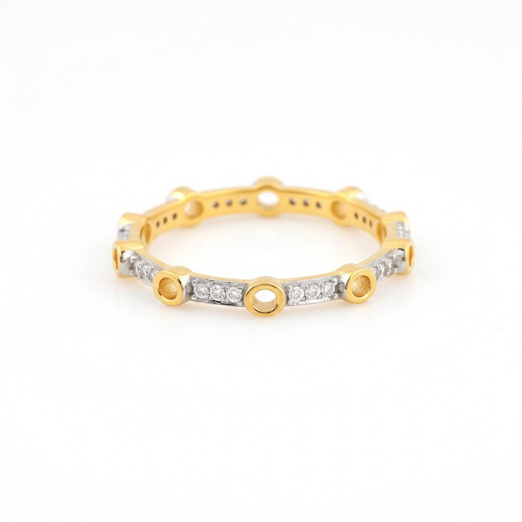 Circular Link Diamond Gold Ring