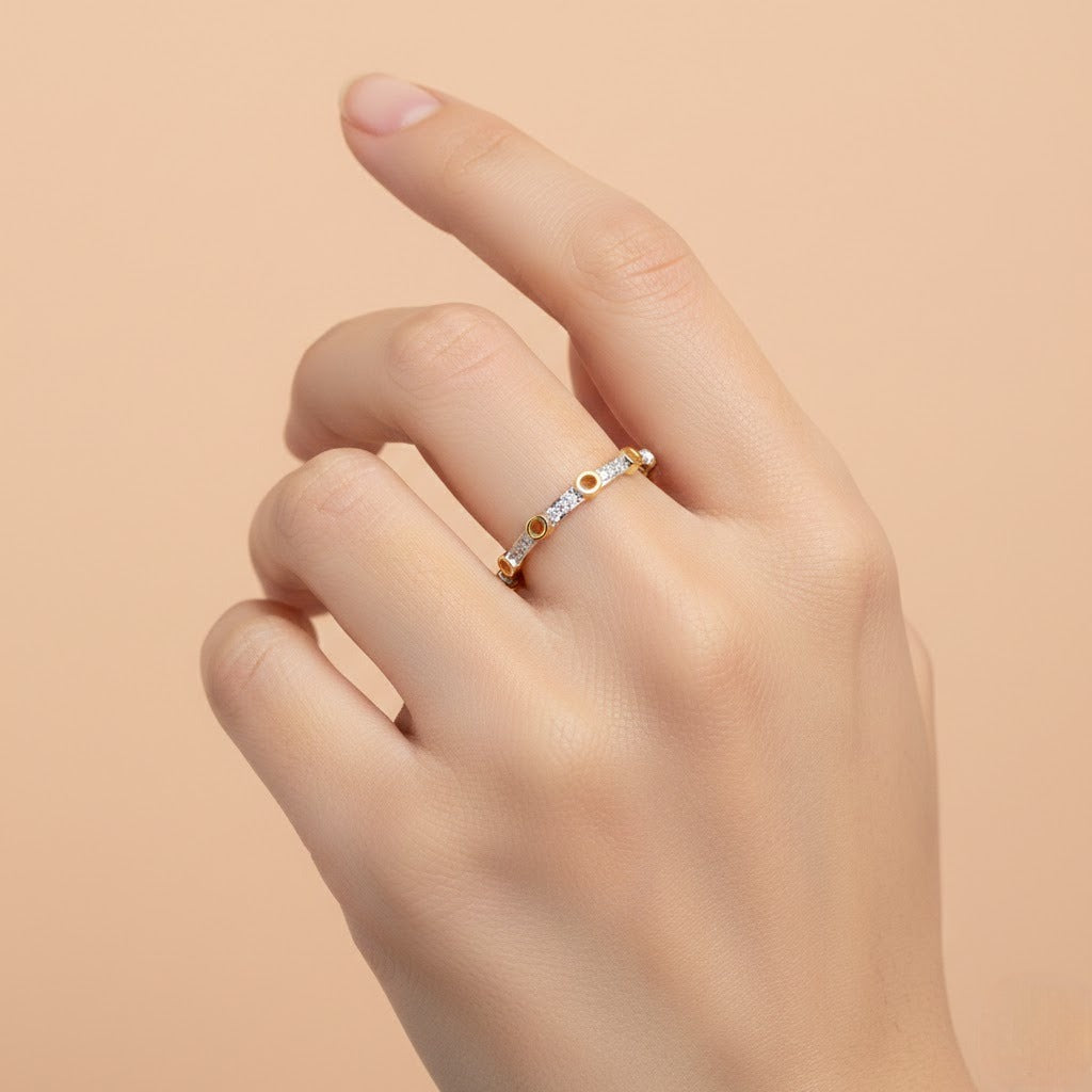 Circular Link Diamond Gold Ring