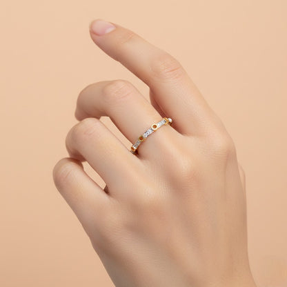 Circular Link Diamond Gold Ring