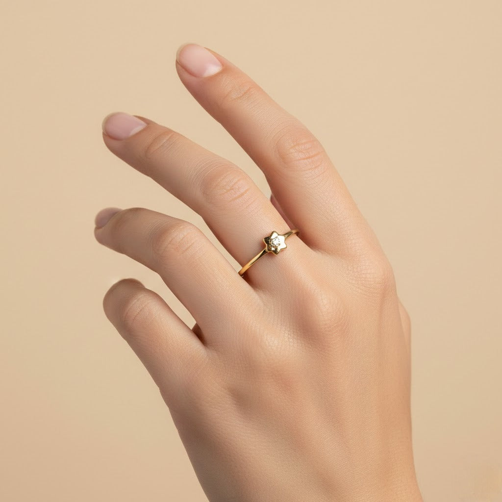 Minimal Gold Flower Diamond Ring