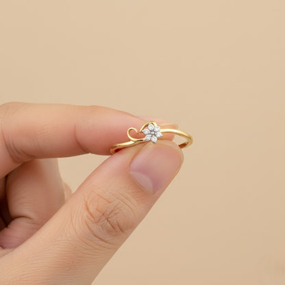 Emerald Bloom Twist Ring