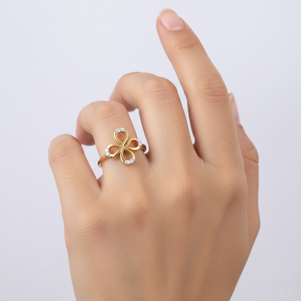 Lucky Clover Glow Ring