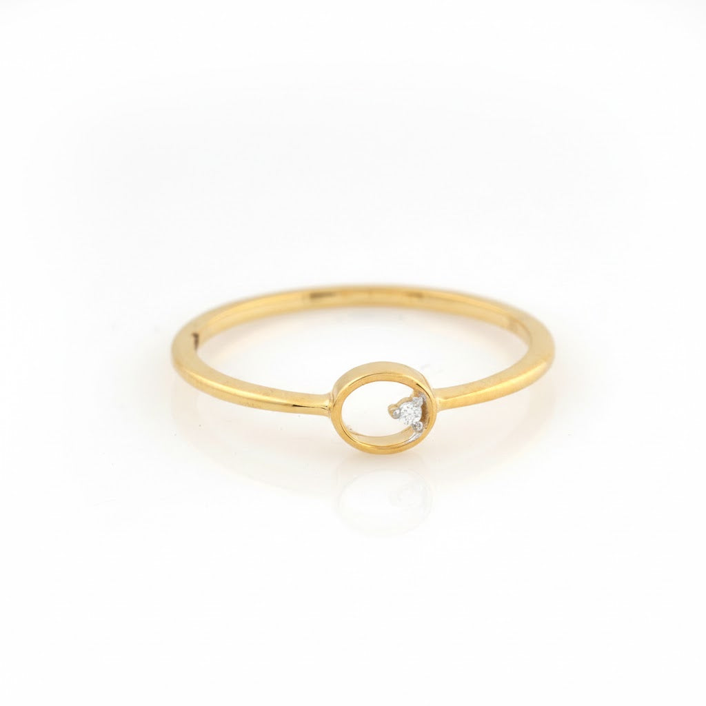 Minimal Gold Oval Diamond Ring