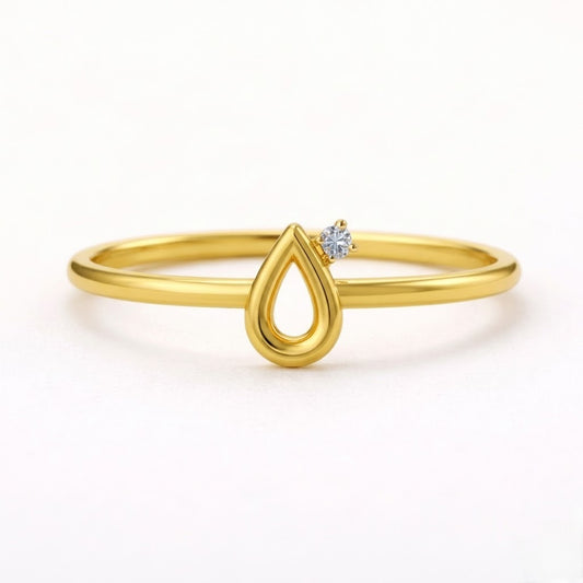 Minimal Gold Teardrop Diamond Ring