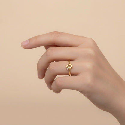 Minimal Gold Teardrop Diamond Ring