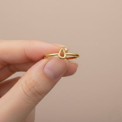 Minimal Gold Teardrop Diamond Ring