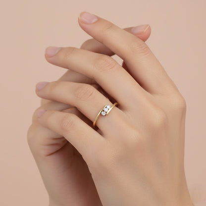 Minimal Gold Triple Diamond Ring