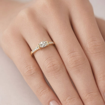 Starburst solitaire diamond gold ring