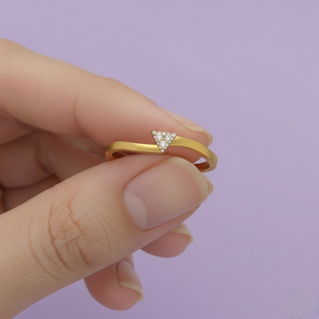 Minimal Triangle Accent Diamond Gold ring