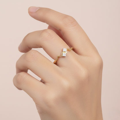 Modern Gold Zigzag Diamond Ring