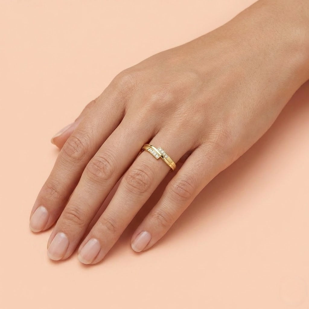 Sleek Parallel Bar Diamond Gold ring