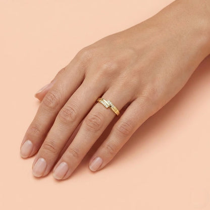 Sleek Parallel Bar Diamond Gold ring