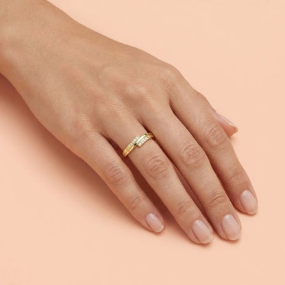 Sleek Parallel Bar Diamond Gold ring