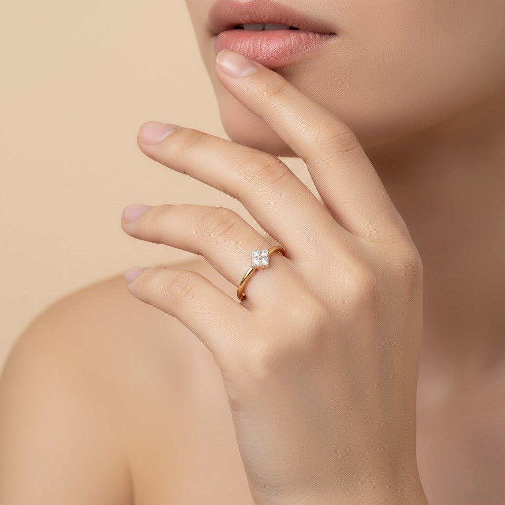 Square Crest Diamond Gold ring