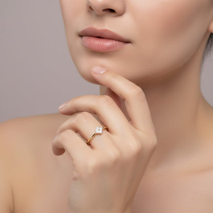 Square Crest Diamond Gold ring