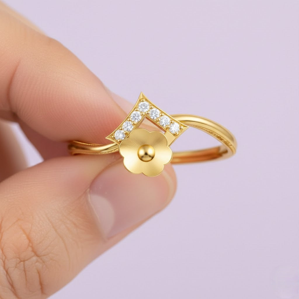 Triangle Bloom Accent Diamond Gold Ring