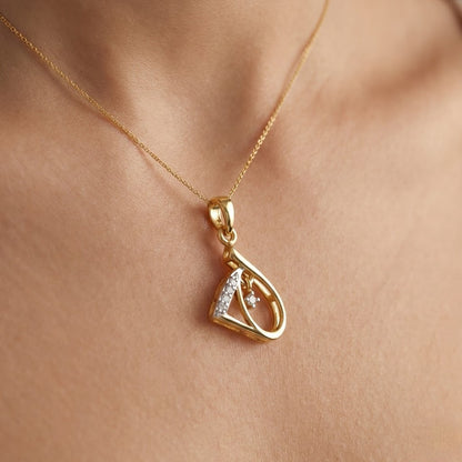 Flowing Triangle Heart Diamond Pendant