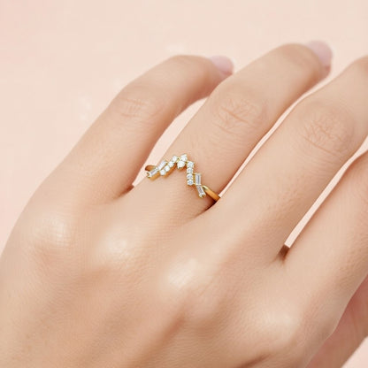 Zigzag Sparkle Chevron Design Diamond Gold Ring