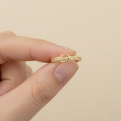 Bold Clasp Center Sparkle Design Diamond Gold Ring