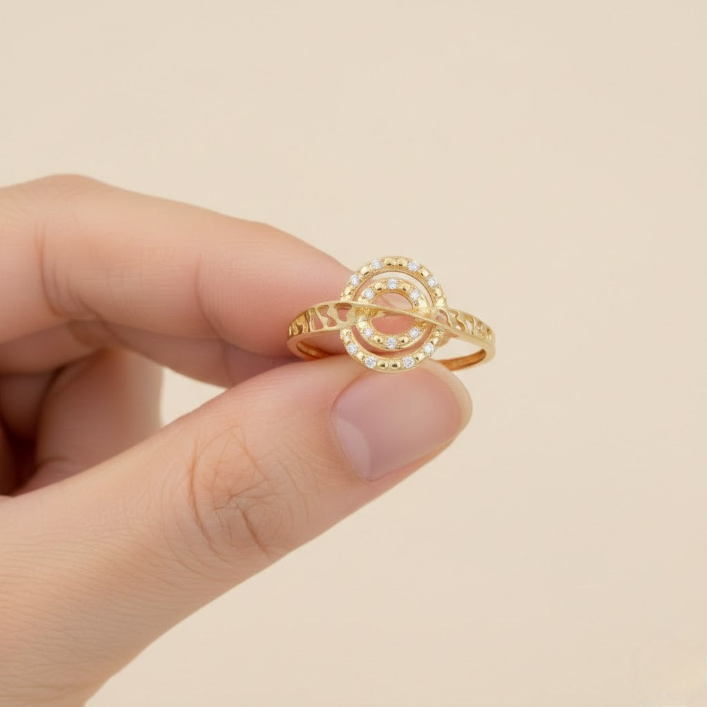 Elegant Circular Harmony Sparkle Diamond Gold Ring