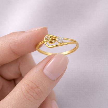 Graceful Heart Loop Sparkle Diamond Gold Ring