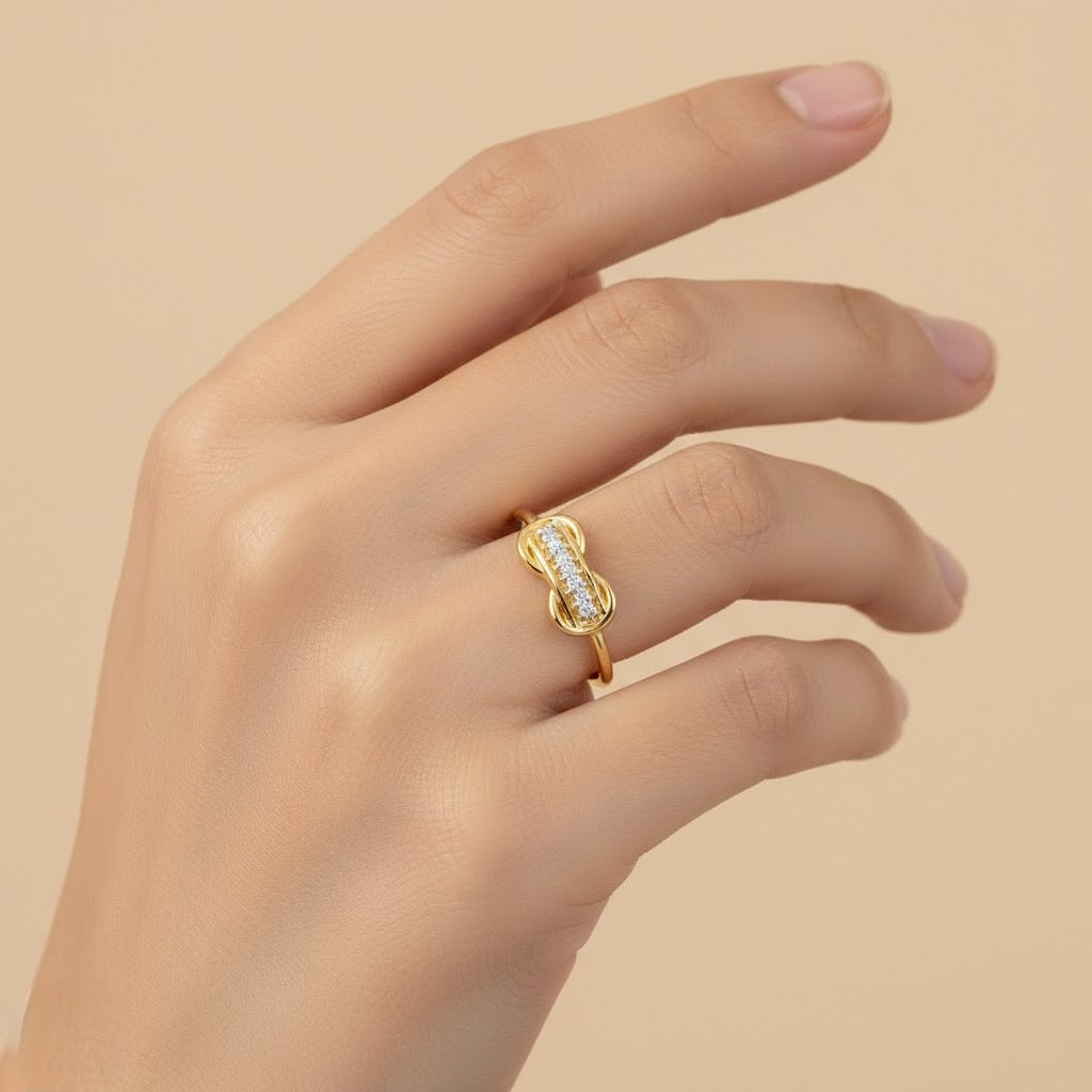 Curved bar motif diamond gold ring
