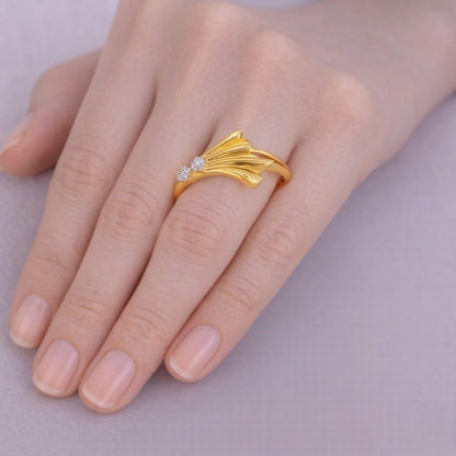 Flowing Fan Curve Sparkle Diamond Gold Ring