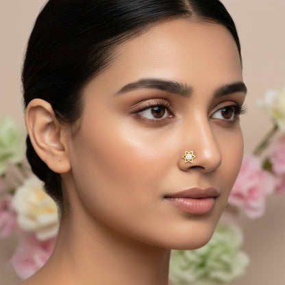 Six Petal Lattice Nose Pin
