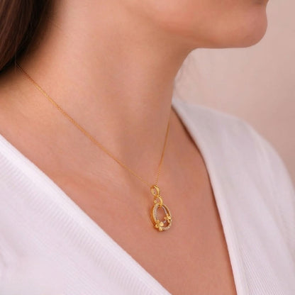 Elegant Floral Circle Diamond Gold Pendant