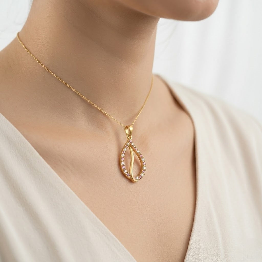 Graceful Teardrop Curve Design diamond gold pendant