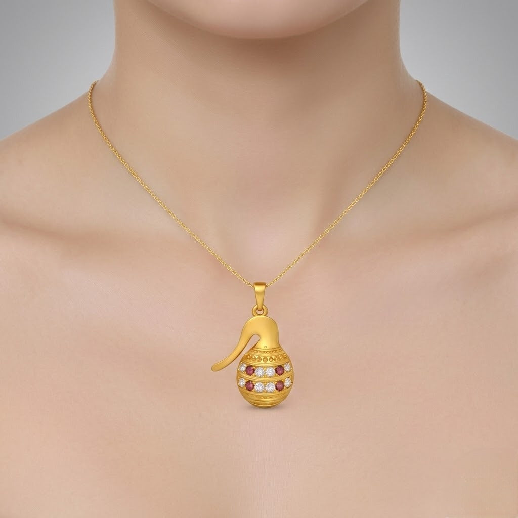 Elegant Traditional Motif Design diamond gold pendant