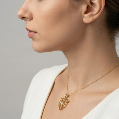 Elegant Double Heart Design diamond gold pendant