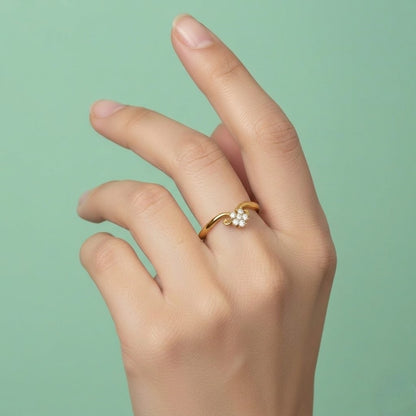 Elegant Floral Design Ring