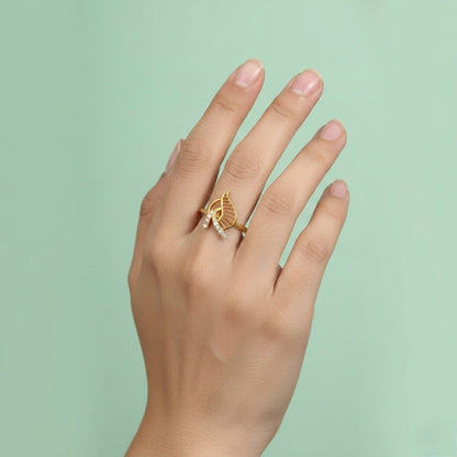Feather-Inspired Diamond Gold Ring