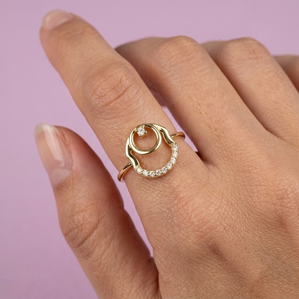 Contemporary Circle Design Ring