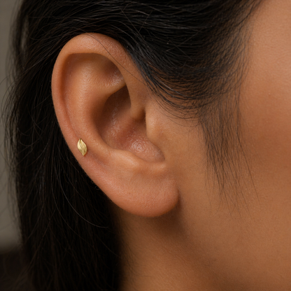 9K Gold Sleek Leaf Second Stud Earrings