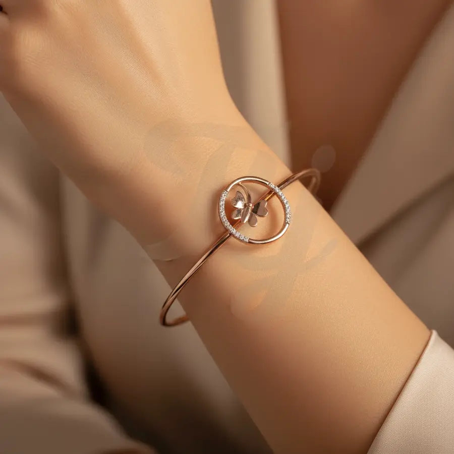 Wings of Circle Gold Bangle