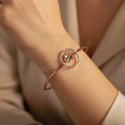 Wings of Circle Gold Bangle