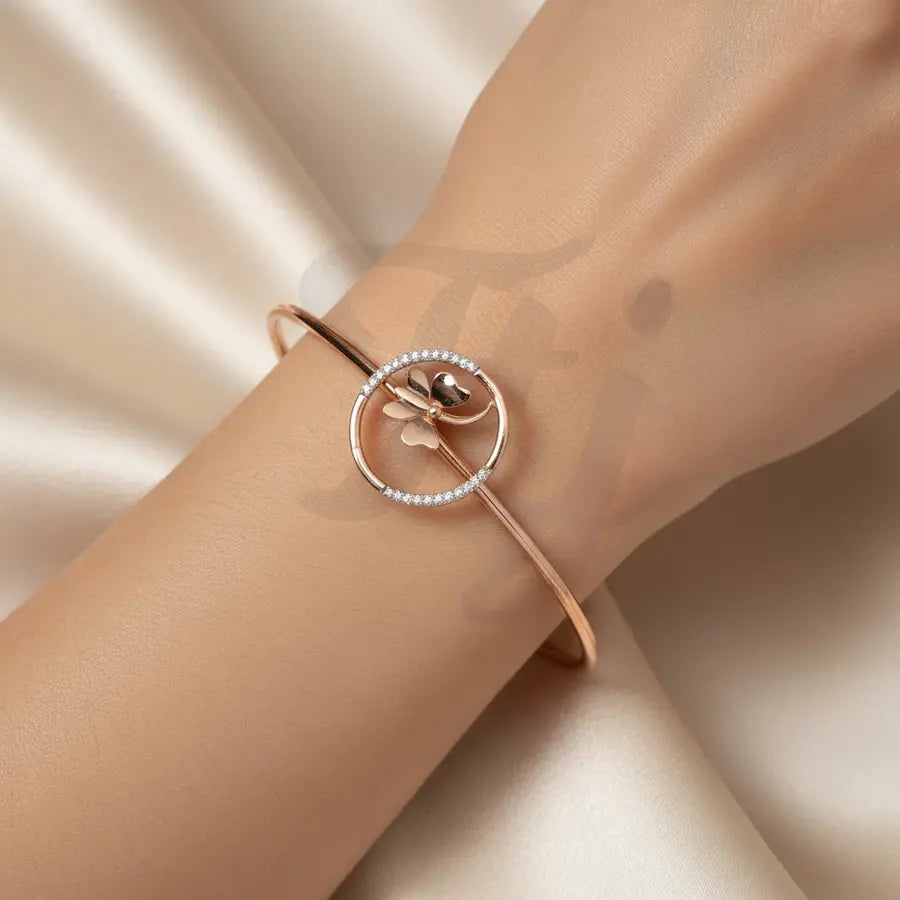 Wings of Circle Gold Bangle