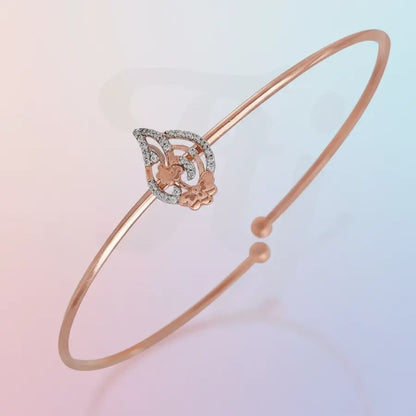 Leaf and Floral Harmony Gold Bangle