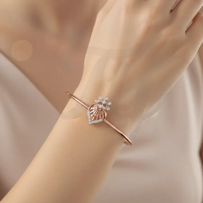 Blooming Leaf with Sparkle Gold Bangle
