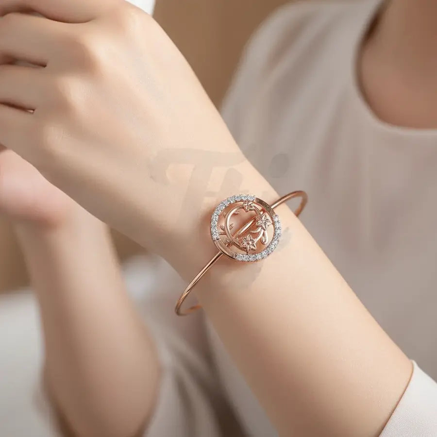 Floral Crown in Circle Gold Bangle
