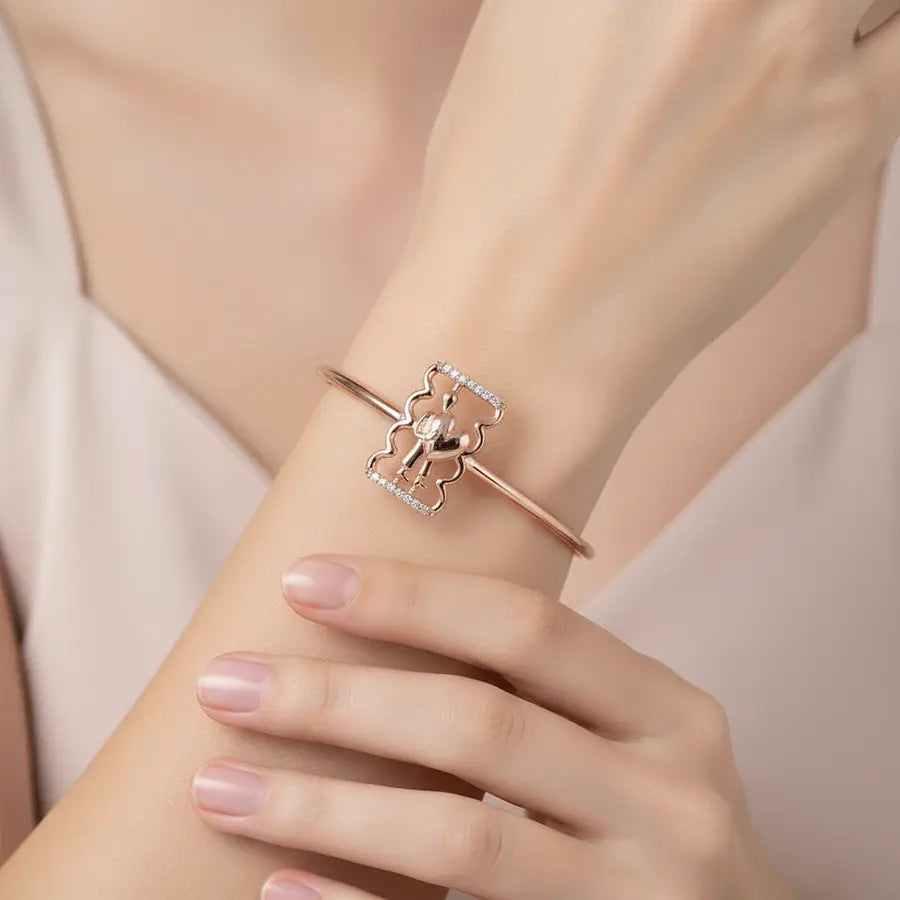Heart Carrier Gold Bangle