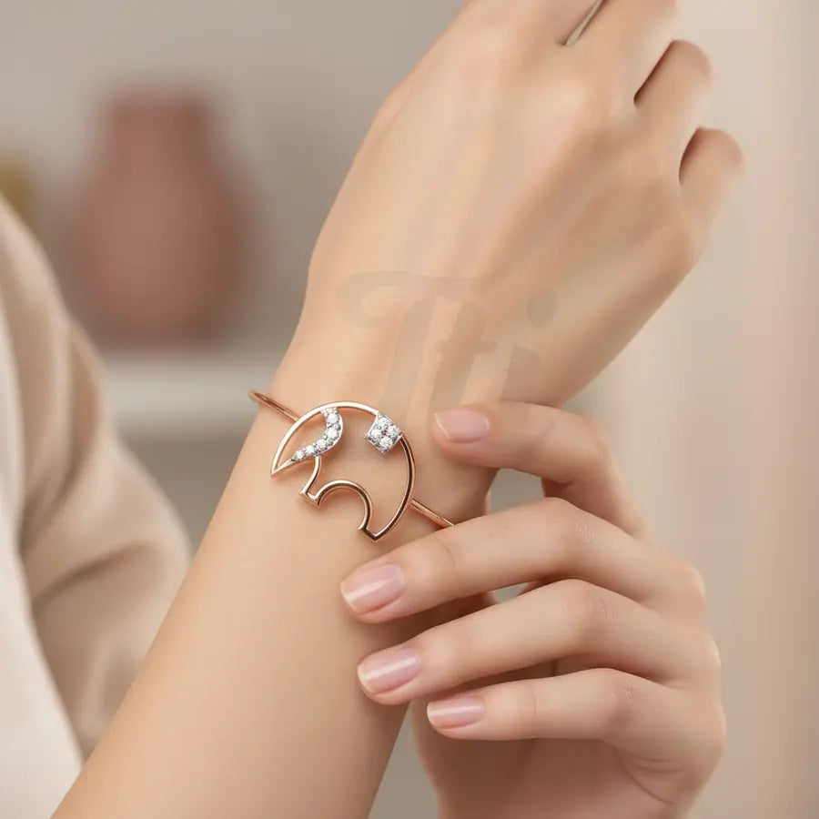 Minimal elephant Gold Bangle